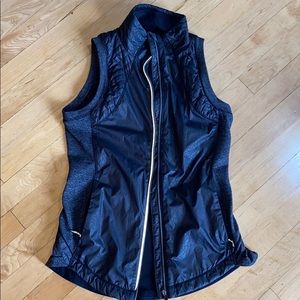 Lululemon vest black/gray never worn